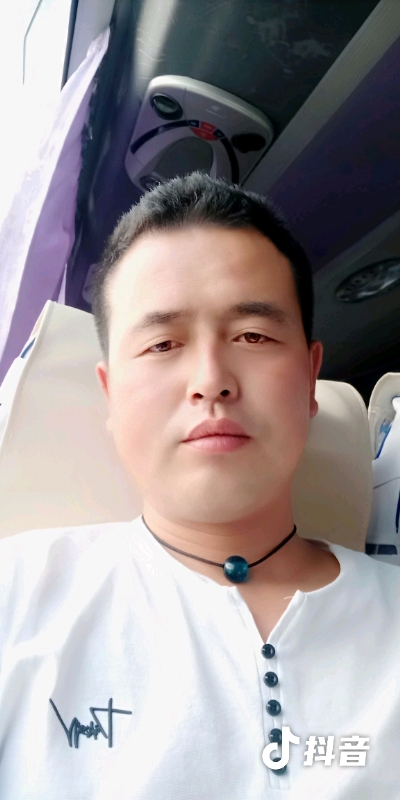 瞬间被爱上的第一张照片--永春相亲网