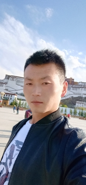 阳光下的小草的第一张照片--永春相亲网