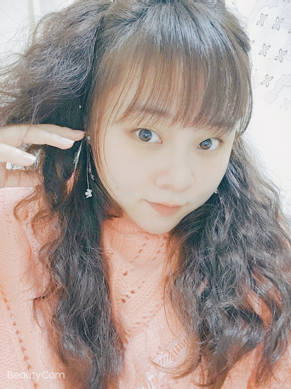 艾薇儿的第一张照片--永春相亲网