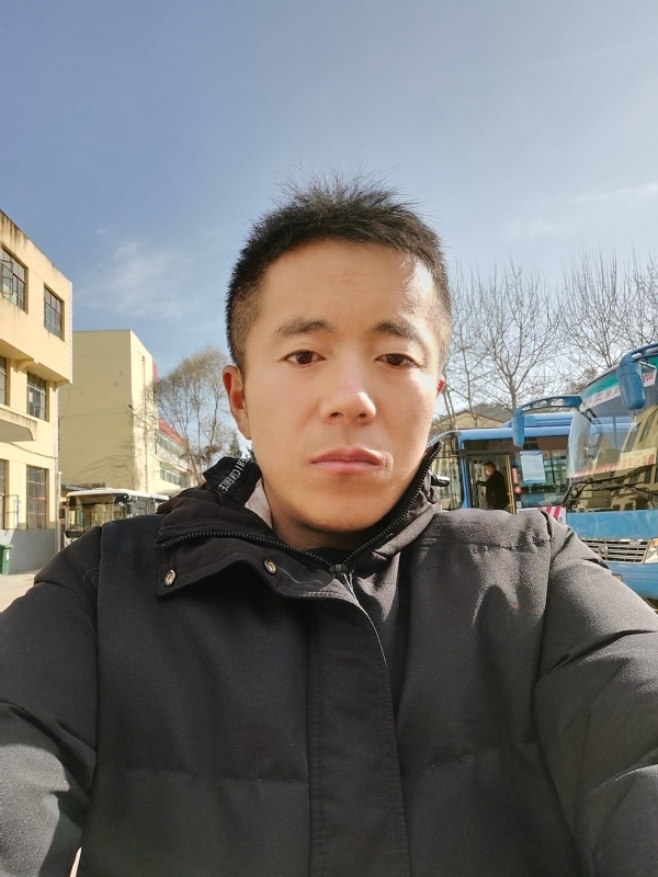 孤独的云的第一张照片--永春相亲网