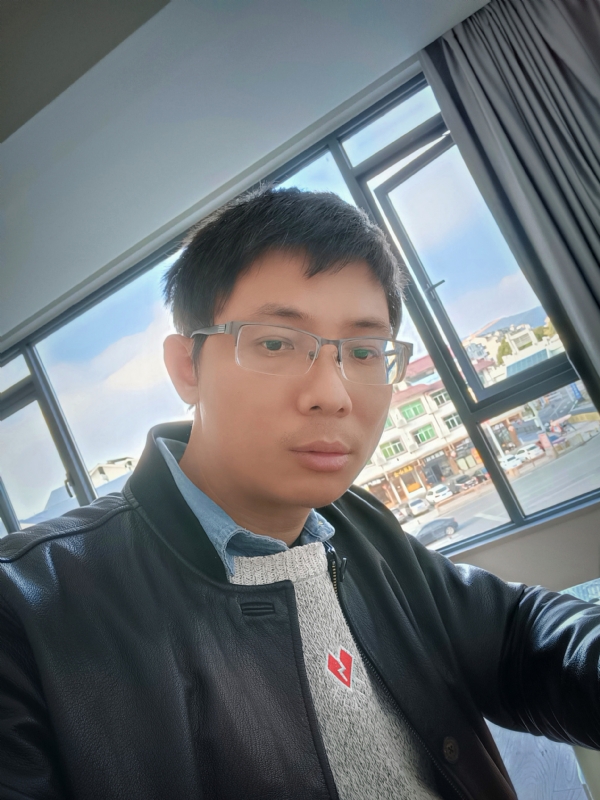 也许只是缺少一个拥抱的第二张照片--永春相亲网