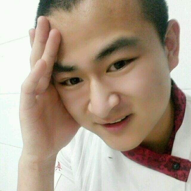 人潮拥挤的第一张照片--永春相亲网