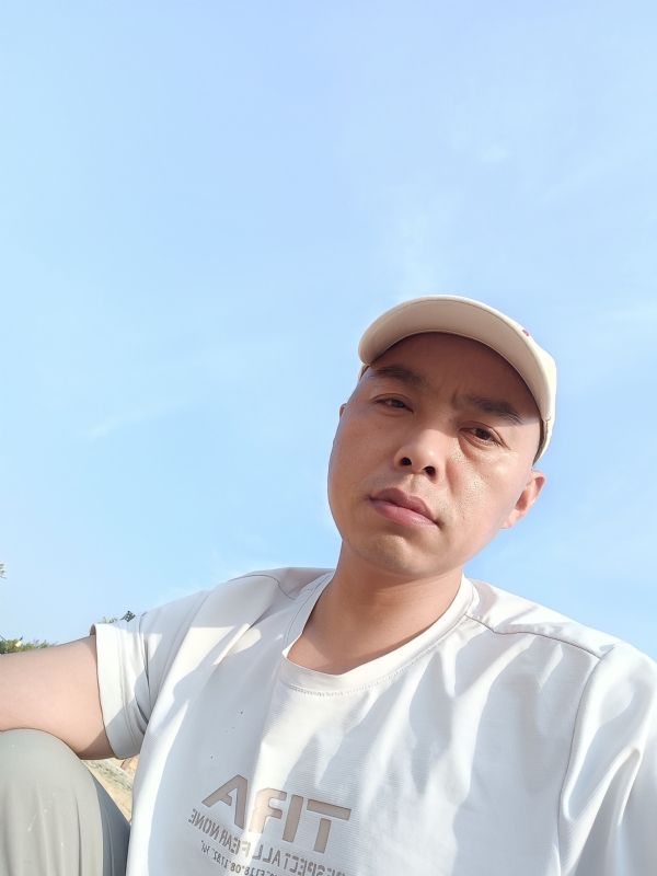 哥哥的第一张照片--永春相亲网