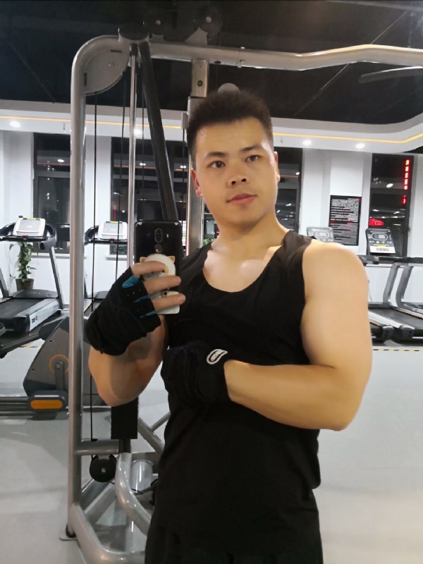 范迪塞尔的第二张照片--永春相亲网